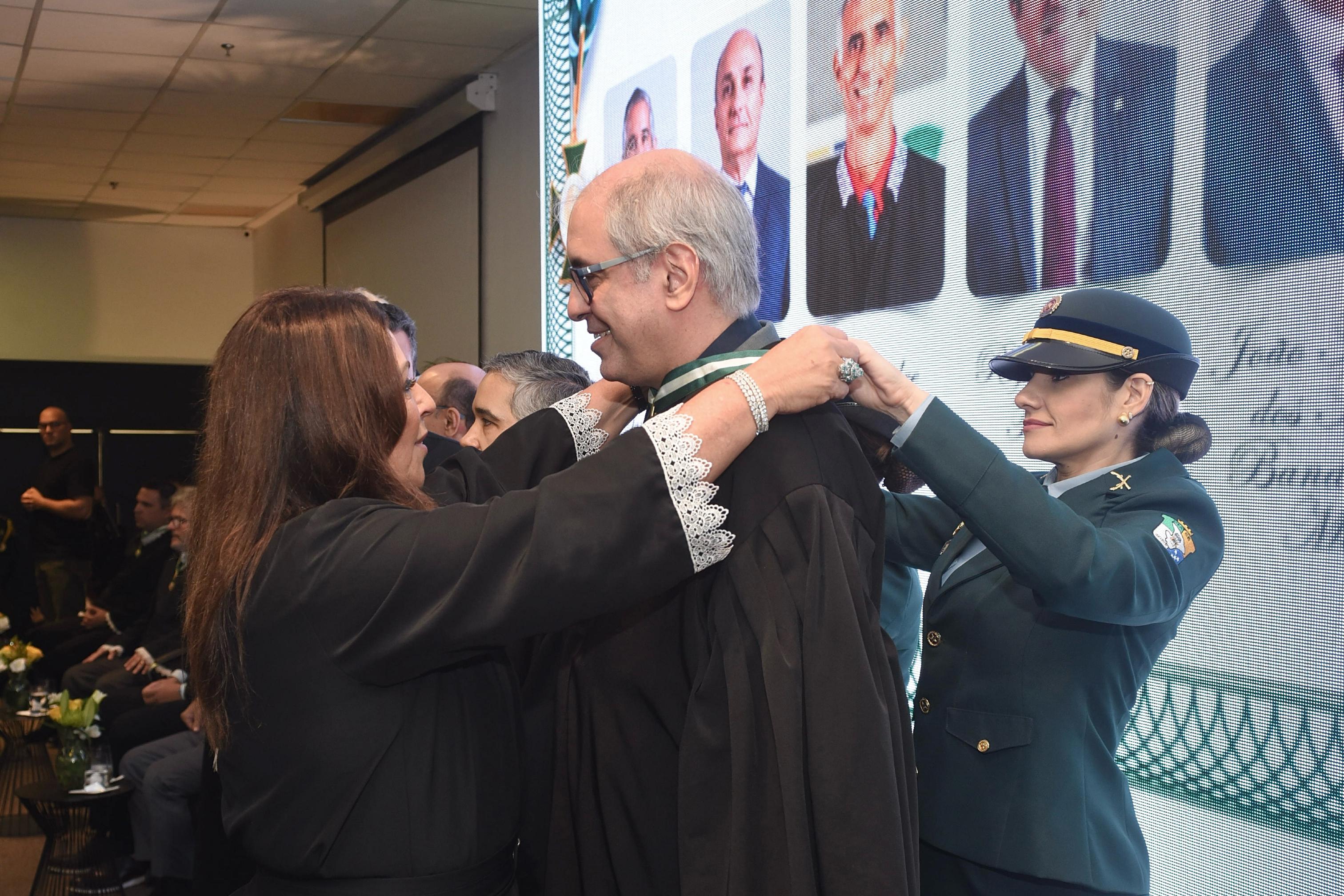 COLAR GUMERSINDO BESSA 2.jpeg