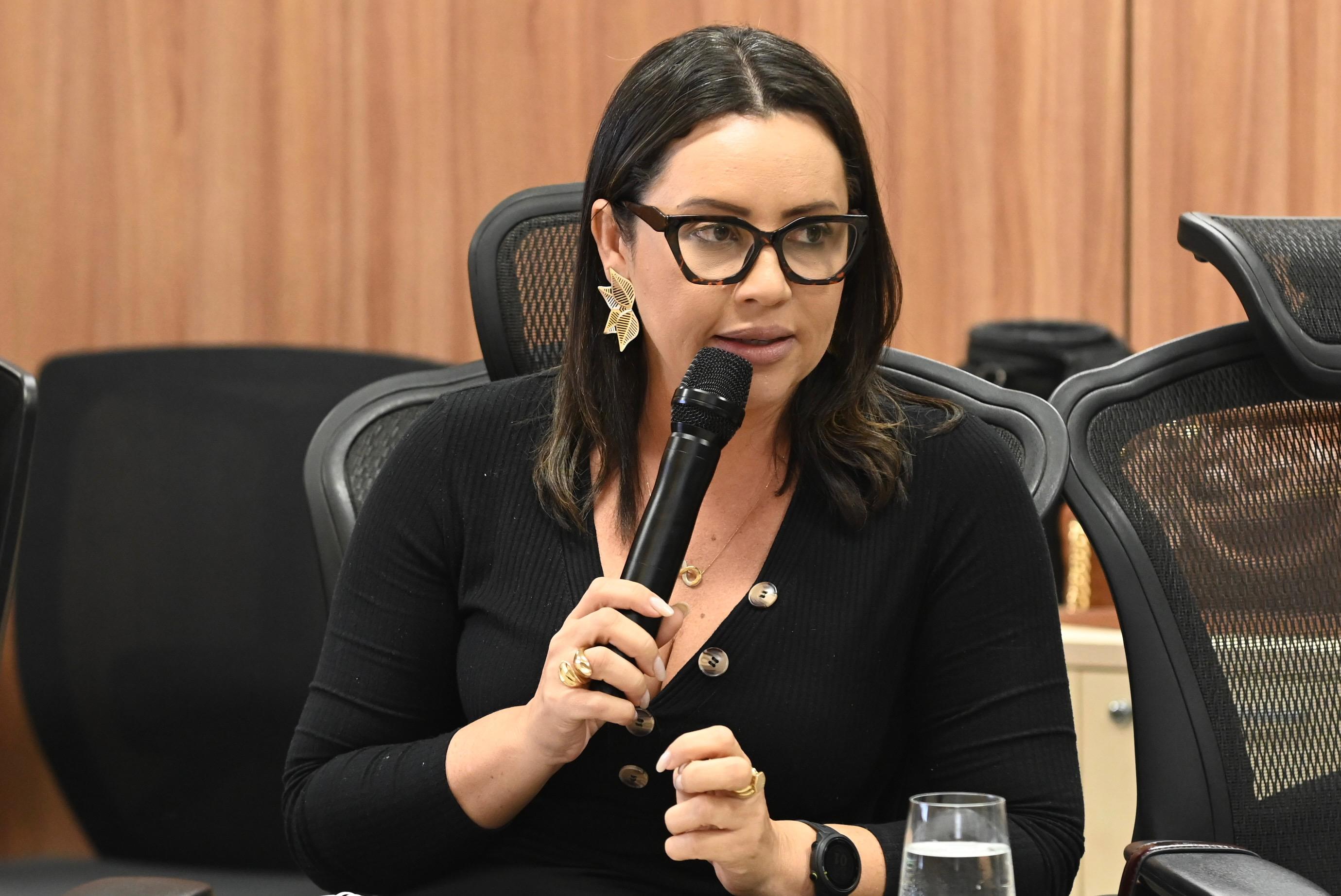 Christiane Almeida- oordenadora do Fórum Estadual de Educação de Sergipe - pacto 07.04.jpeg
