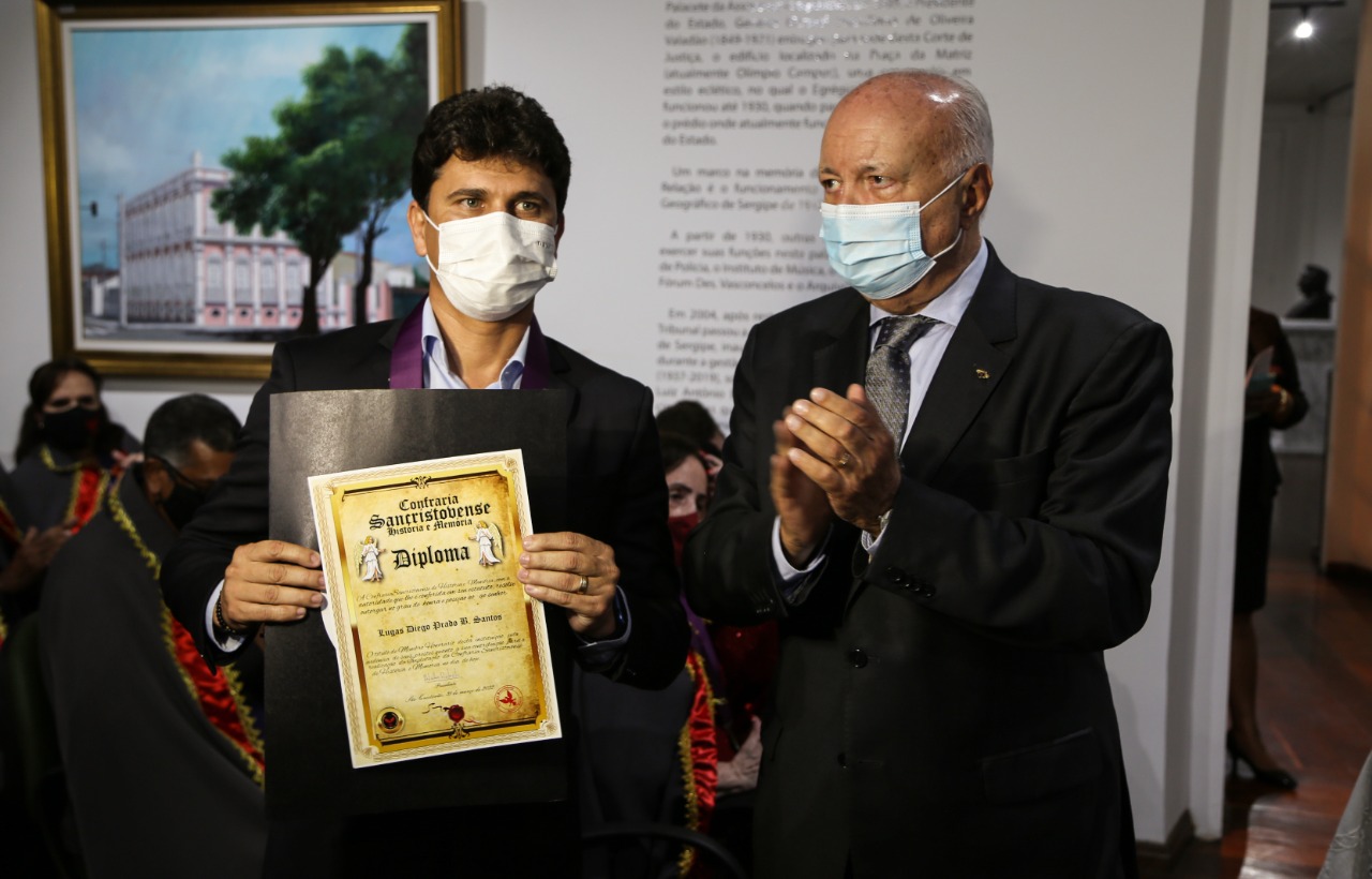 PHOTO-2022-03-31-20-44-24 2.jpg